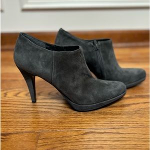 Bandolino Grey Suede Booties Size 8.5M